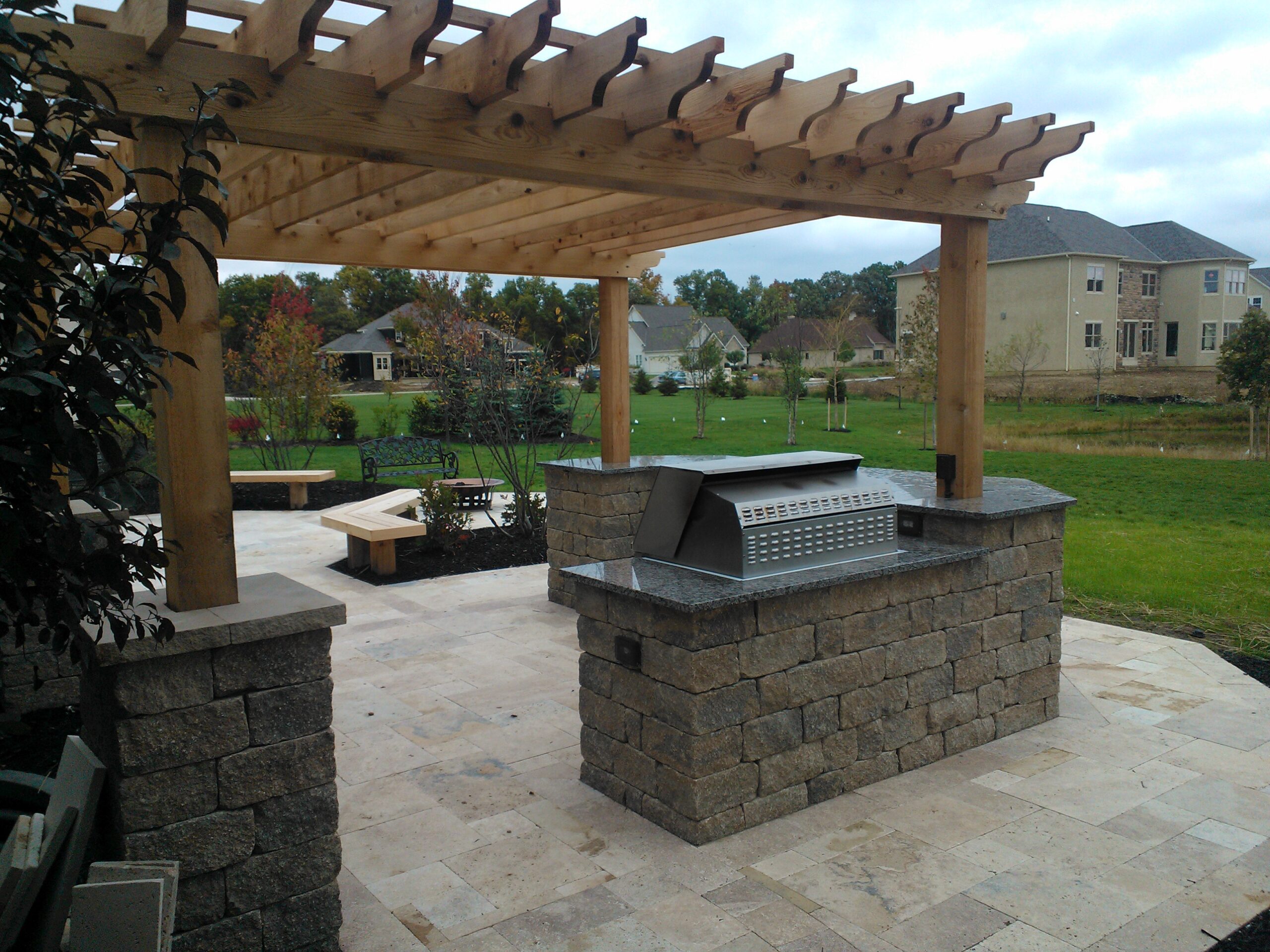 Outdoor Kitchen & Pergola